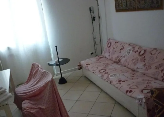 شقة Spacious In The Heart Of - 2 Bedrooms بولونيا