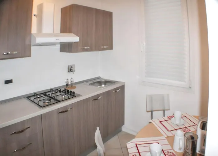 شقة Spacious In The Heart Of - 2 Bedrooms بولونيا
