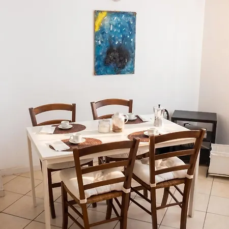 Spacious In The Heart Of - 2 Bedrooms * Bologne