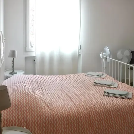公寓 Spacious In The Heart Of - 2 Bedrooms